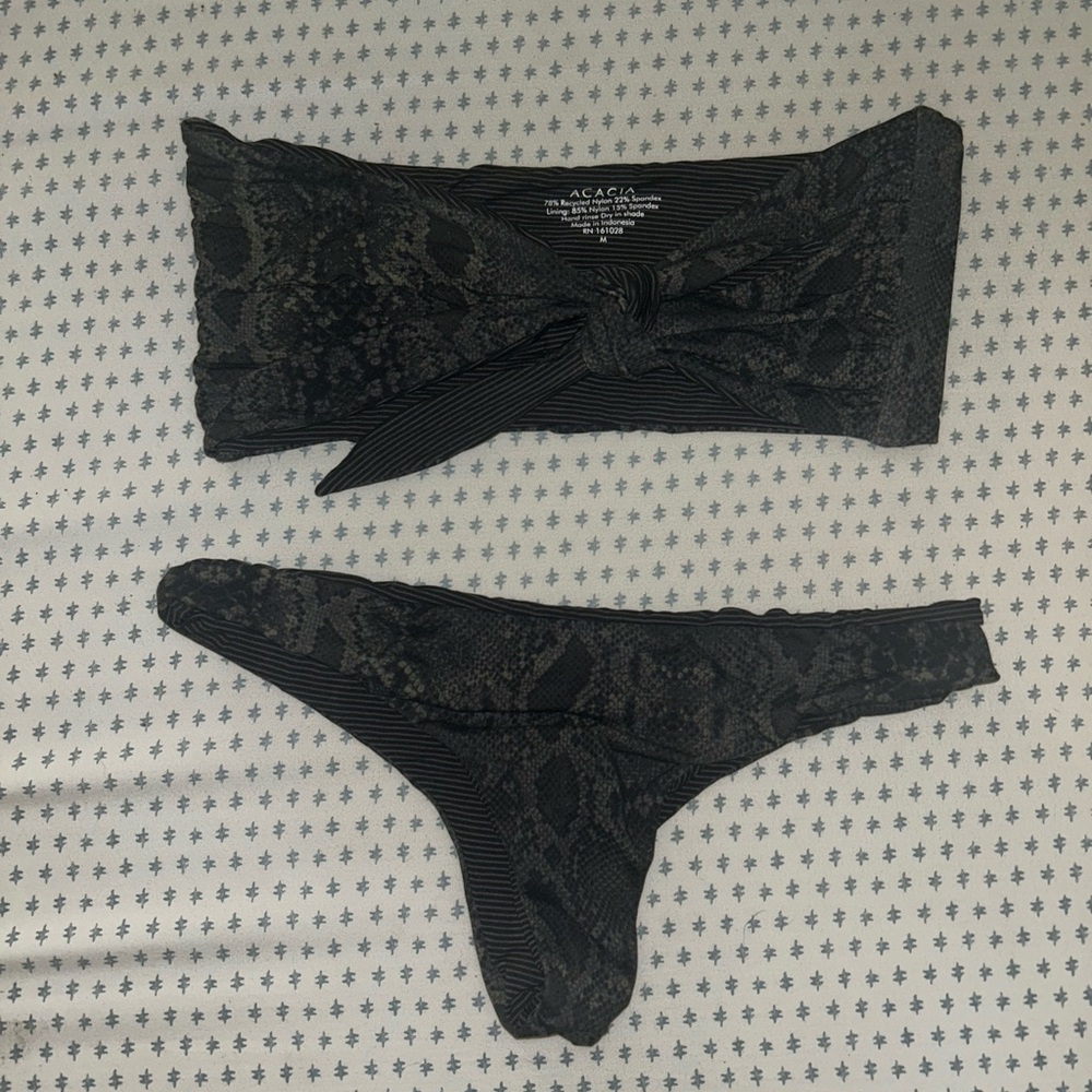 Acacia Swimwear Baker Top M & Ho’okipa Bottom L Snakeskin